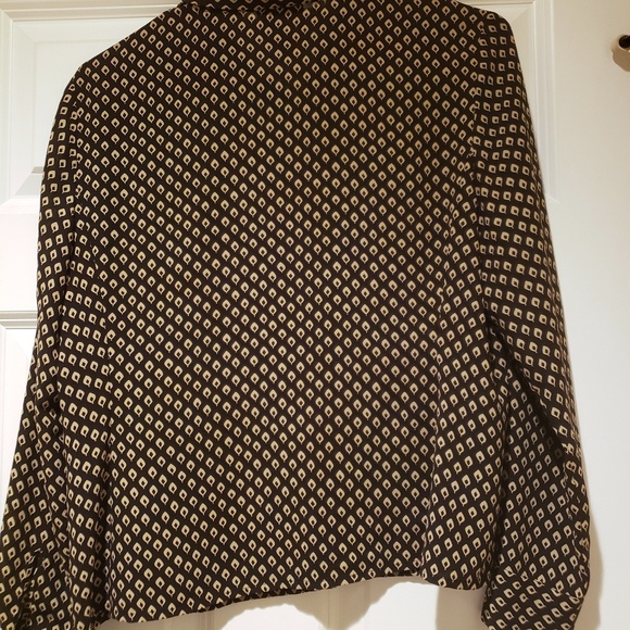 Ann Taylor Loft Essential blouse 8p (petite) - Picture 7 of 7